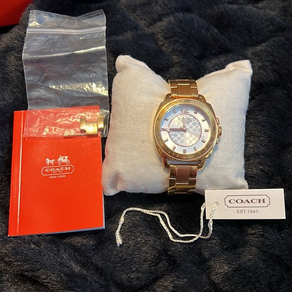Women’s Coach Watch - Picture 5 of 5